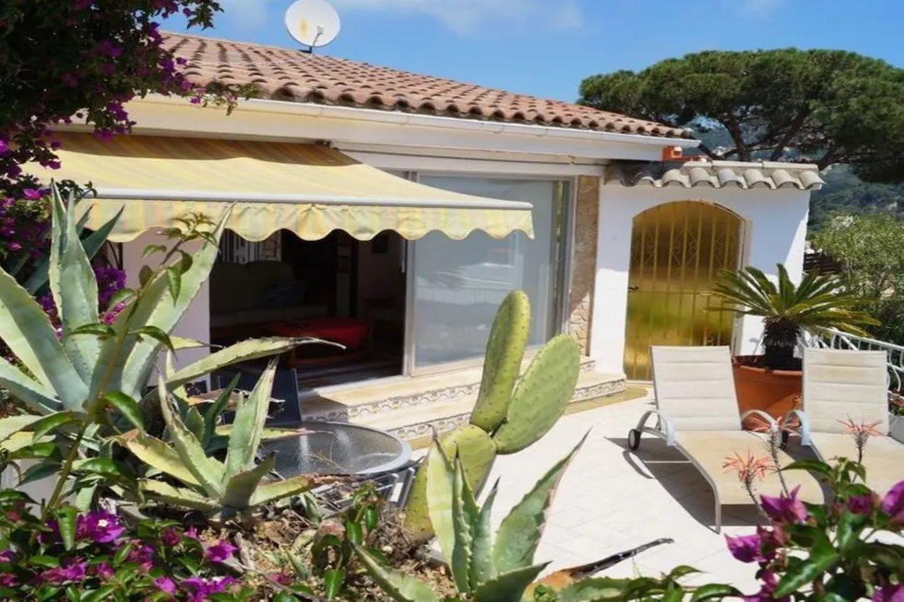 107071 - House In Lloret De Mar Exterior photo